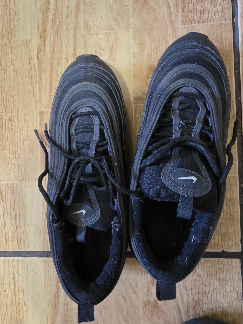 Nike Black Big Kids Air Max 7y